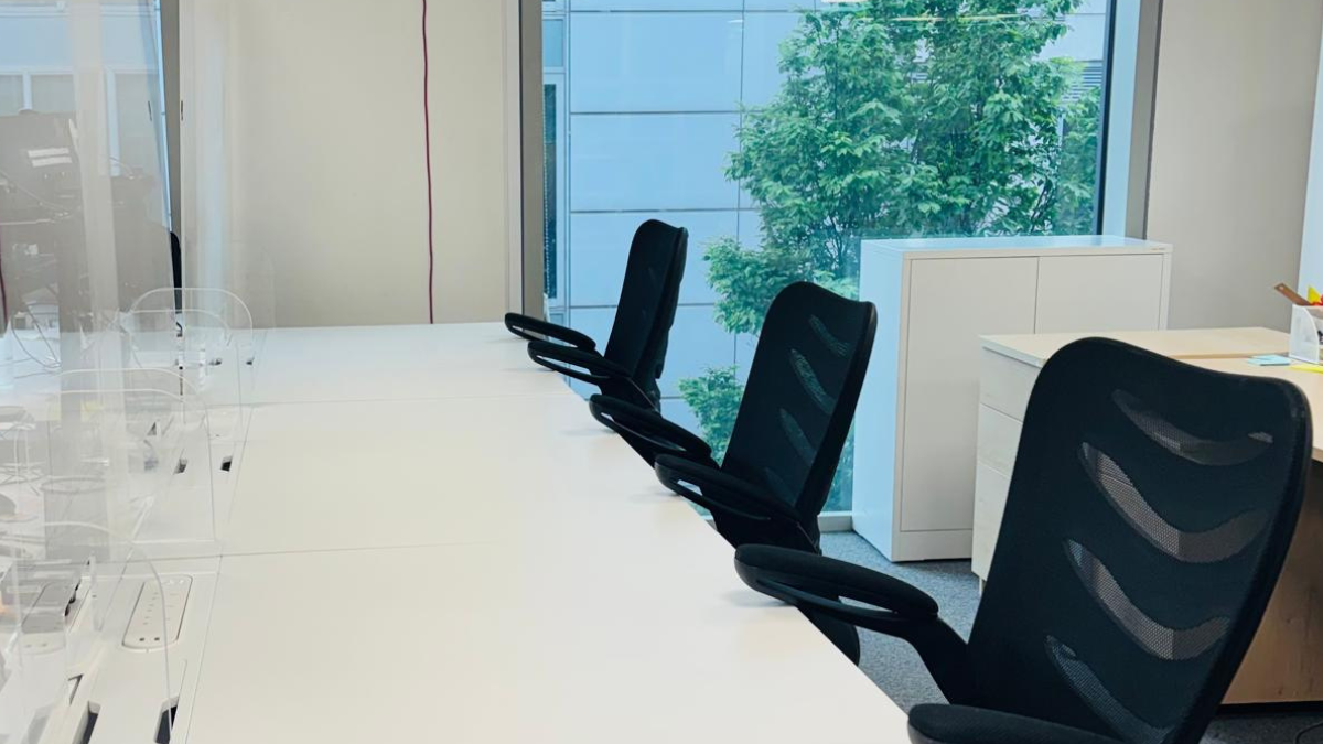 Hot desk at VAI